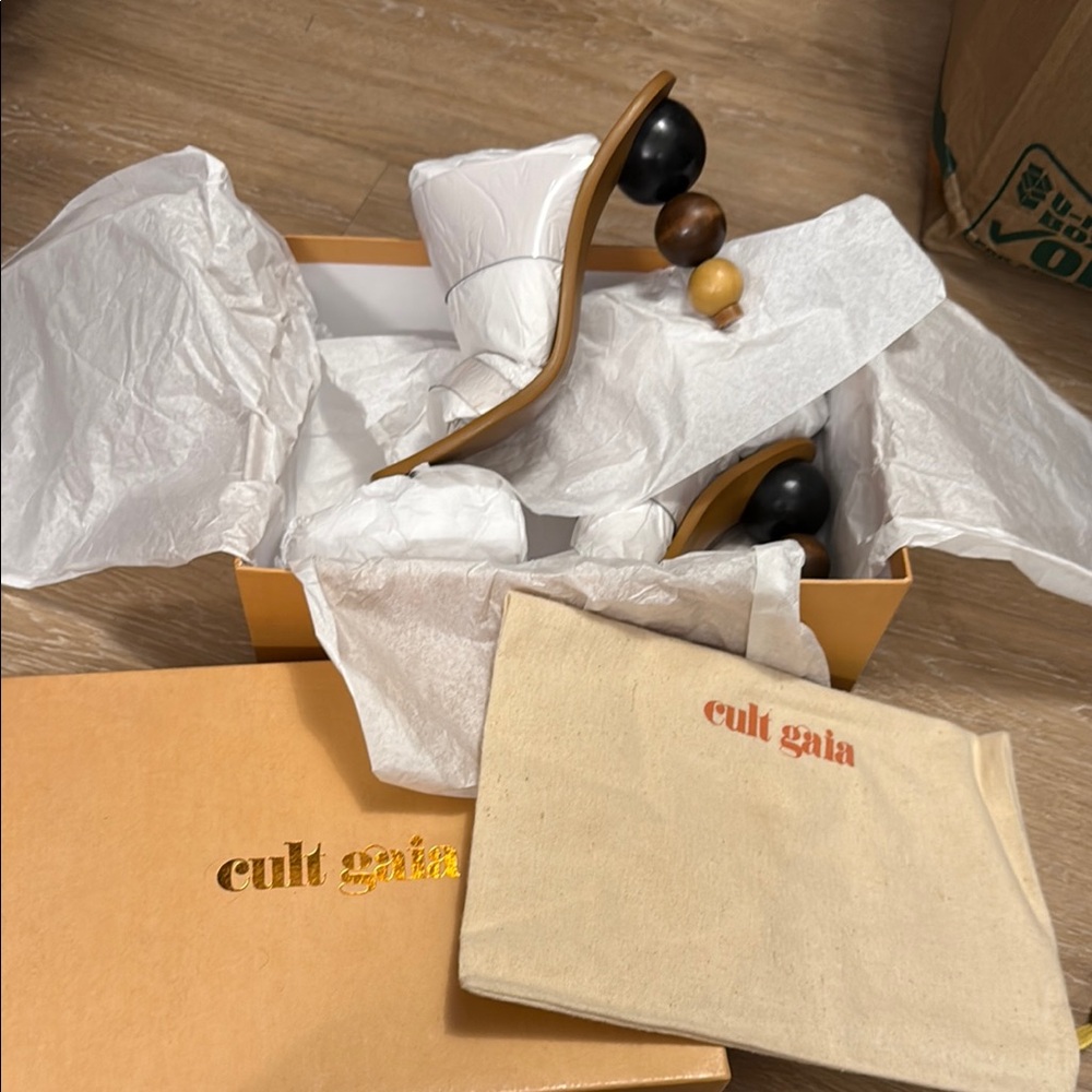 NWT Cult Gaia Vita Tan, Clear and Black Sculptural Heels